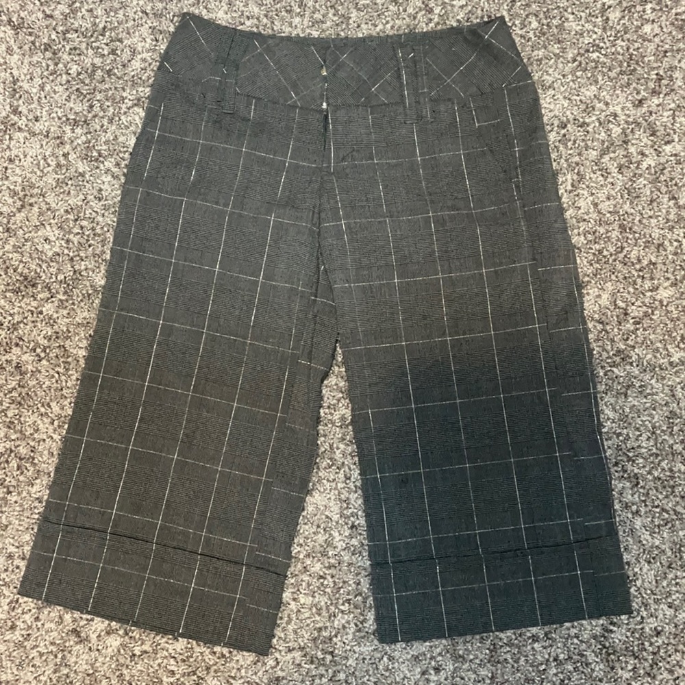Gray Wide-legged Capri Pants
